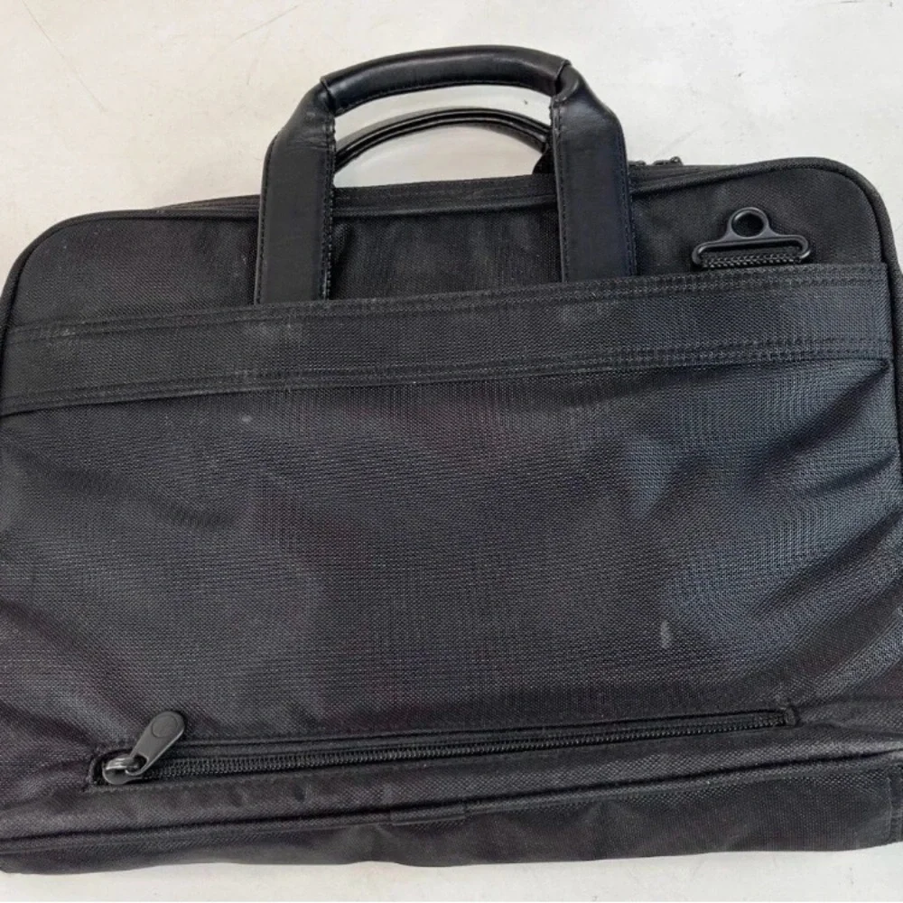 Briggs & Riley 15.4 Slim Brief Sleeve Black Nylon Leather Handles full zip